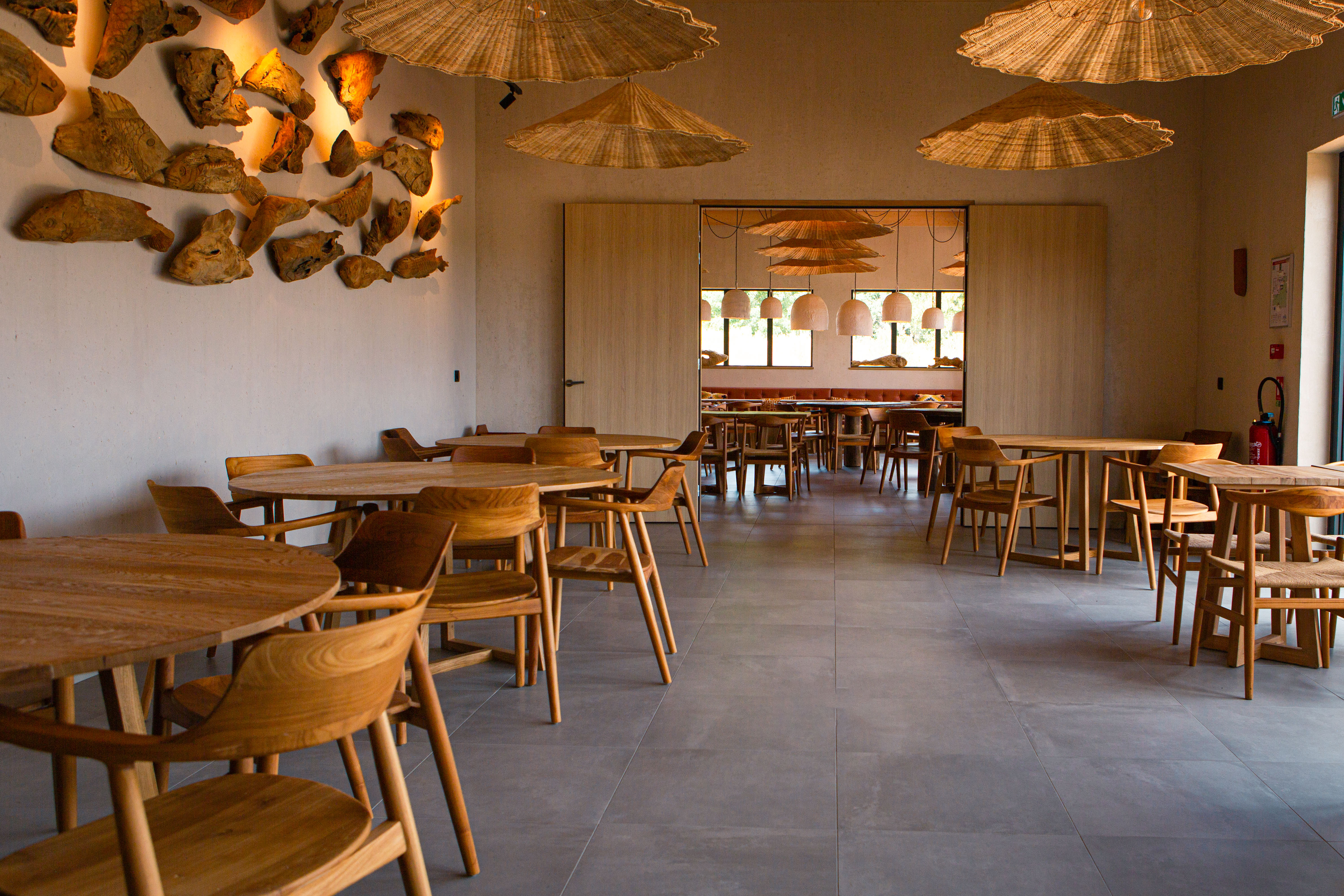 Nouveau restaurant du WOW Safari Thoiry - Service à table le soir
